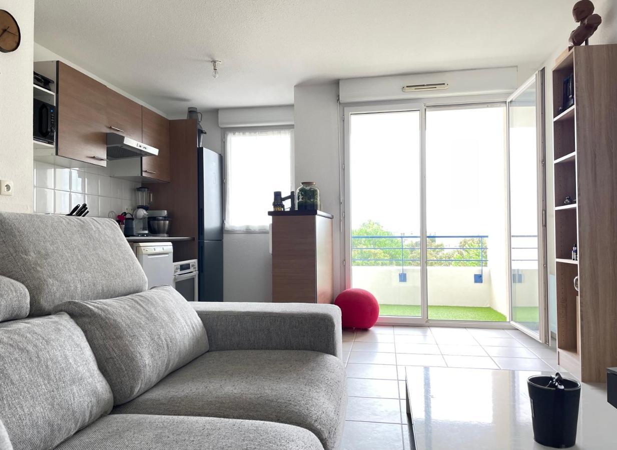 Piscine, Video-Projecteur, Parking Securise Poitiers Bagian luar foto