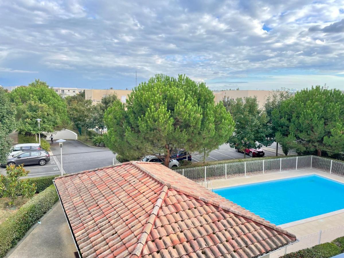 Piscine, Video-Projecteur, Parking Securise Poitiers Bagian luar foto